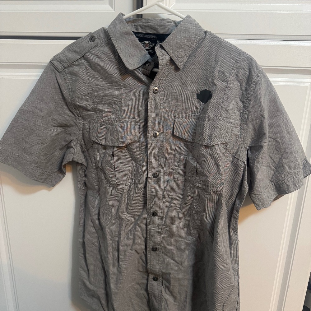 Gray Harley Davidson Button Up Shirt in Men’s Small